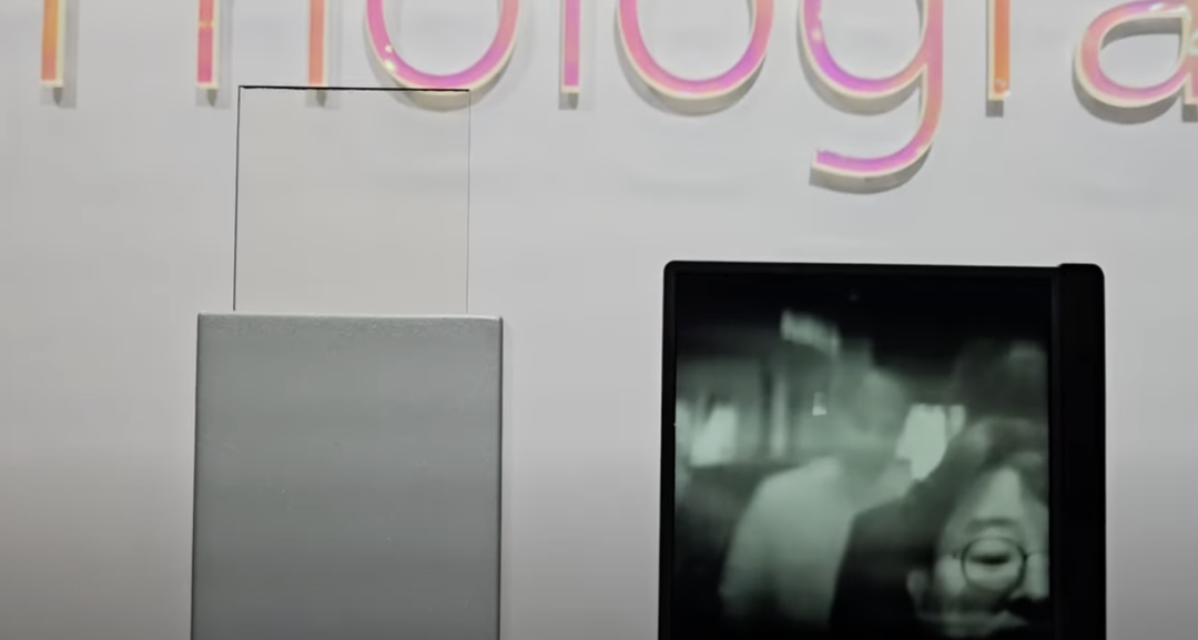 CES 2024：AI 硬件「狂欢」背后，真正的「希望」是什么？