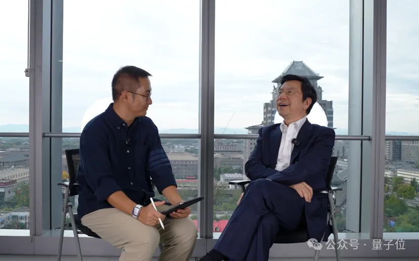 李开复回应一切：竞技场排名“让我们有信心继续做预训练”