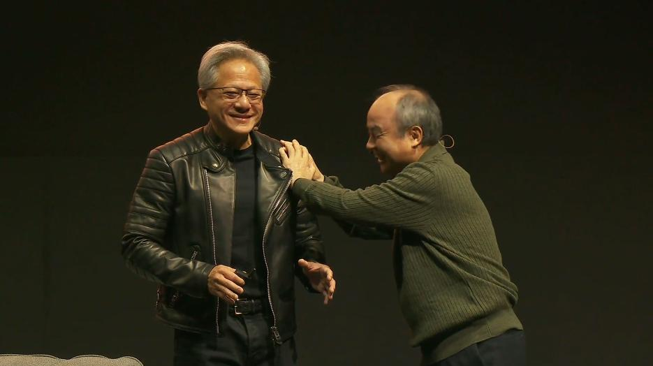 黄仁勋最新演讲：每家公司都将成为AI制造商