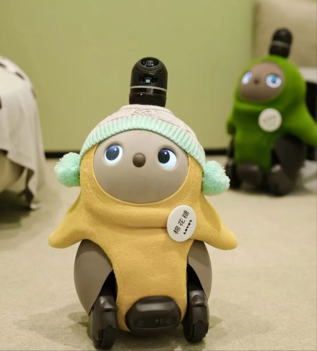 Jellycat风靡，AI宠物崛起，人类用什么抵御孤独？