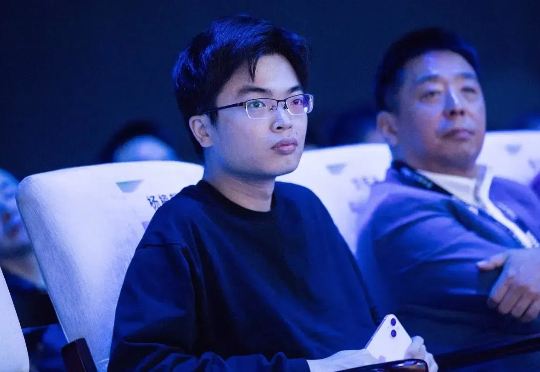 奥特曼，杨植麟的理想型？