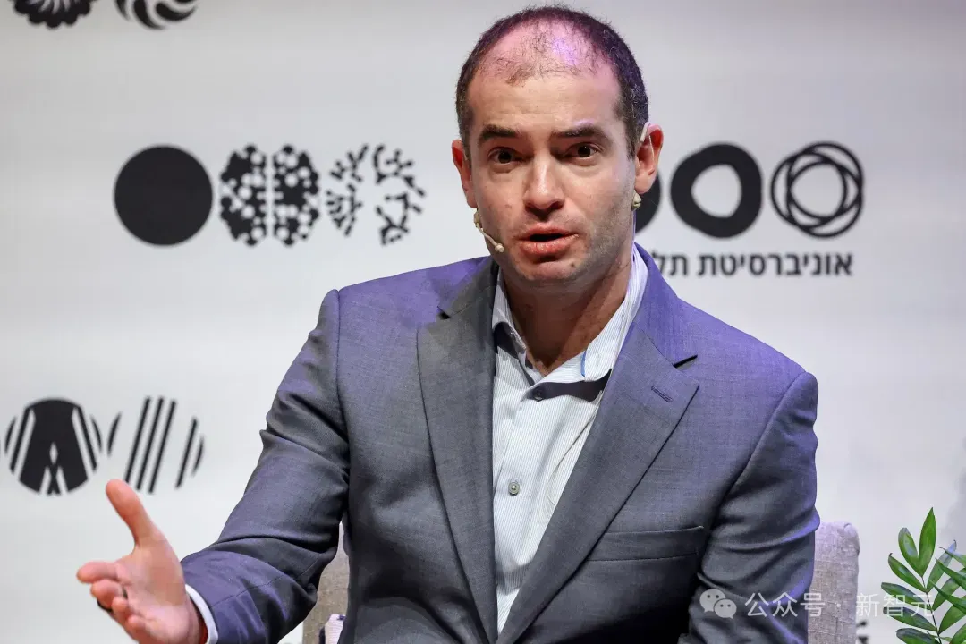 Ilya错了，预训练没结束！LeCun等反击，「小模型时代」让奥特曼预言成真