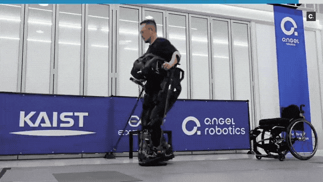 受「钢铁侠」启发，这款 AI 外骨骼能让截瘫患者重新站起来