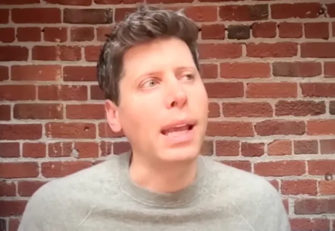 深度｜Sam Altman 谈中美 AI 军备赛：希望中美合作避免军备赛，美国需要在芯片以及供应链方面保持领先