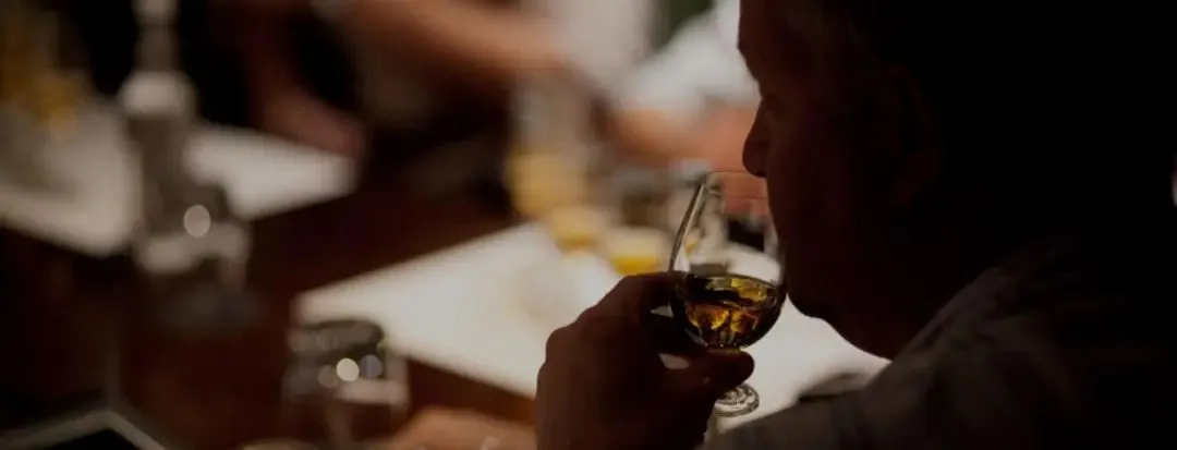 AI可以闻酒香了！OWSum成功识别美国威士忌和苏格兰威士忌的差异