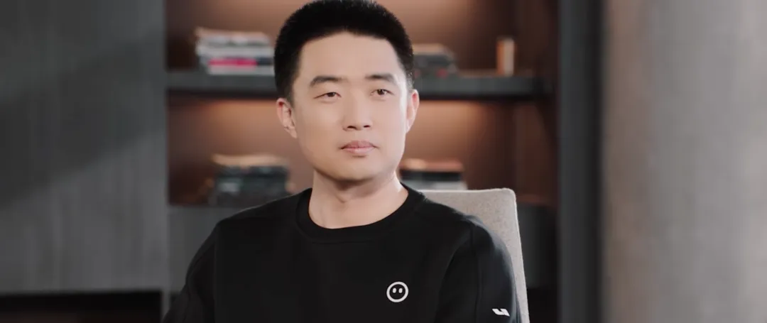 李想谈“理想”最新战略 —— 转型 AI 公司，目标国内大模型 Top3，未来构建统一 VLA 模型，成为你的硅基家人