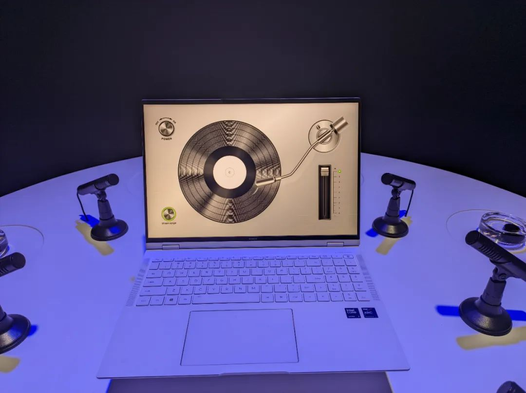 技术大揭秘！荣耀曝光首款AI PC，MagicBook Pro 16现场谍照抢先看