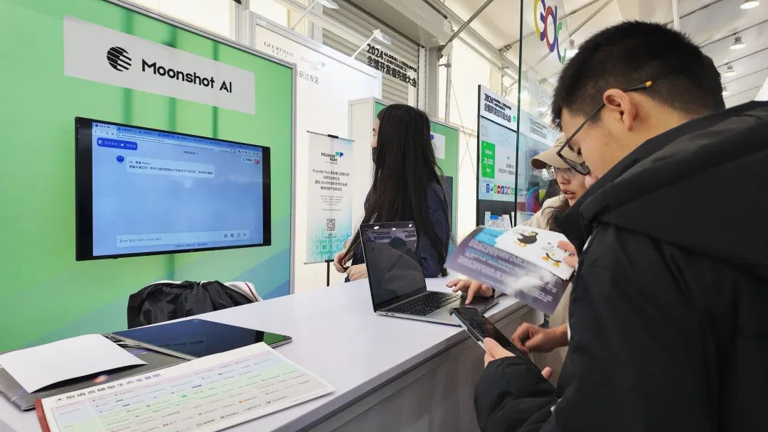 基础模型、长文本、数据库、应用落地：读懂大模型行业的关键问题