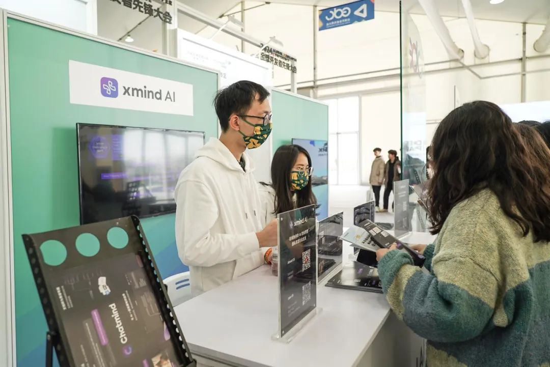 基础模型、长文本、数据库、应用落地：读懂大模型行业的关键问题