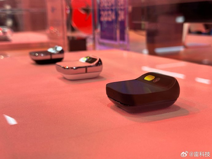 AI Pin媒体评测解禁：AI时代的「美丽废物」