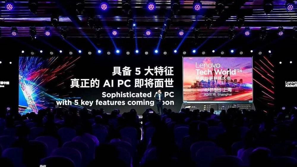 究竟该指望谁来拉近我们与AI的距离？