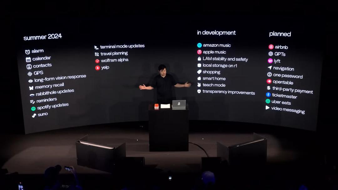又翻车了？大热AI硬件rabbit r1没用上AI？