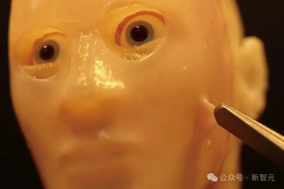 画皮走进现实？微笑机器人脸由活体人类皮肤细胞打造，你怕了没 
