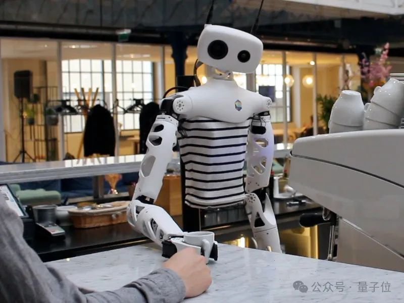 马斯克擎天柱大将跳槽，在抱抱脸开源一套机器人技术：会做家务的大白，复刻低至1800