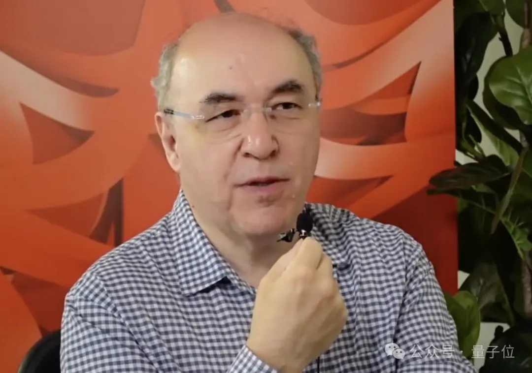 Wolfram之父直播采访机器人，一小时30多个问题对答如流，还有网友在线提问 