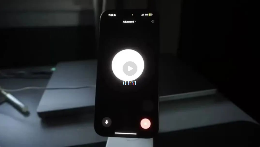 ChatGPT版「Her」被玩疯：哭着读诗，中文表现也很亮