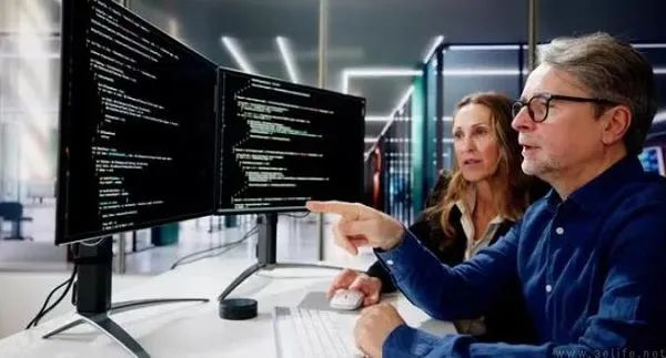OpenAI的GPTs熄火，但AWS这个版本却大有可为