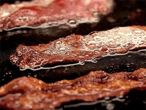 麦当劳用 11 个 AI 美女给薯条带货：马斯克点赞，网友狂喷，这锅 AI 不背