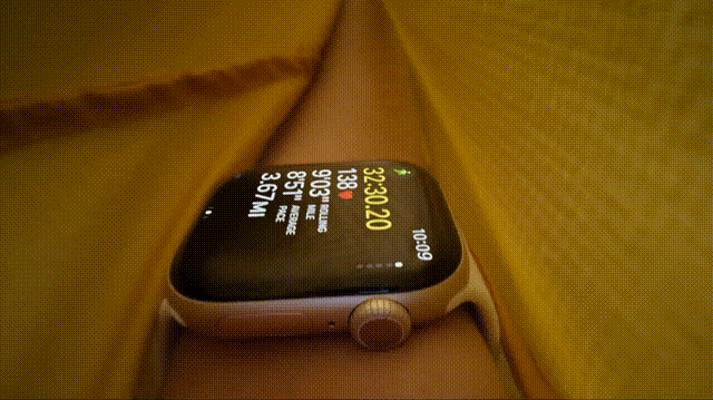 苹果史上第一台AI手机诞生，iPhone 16屠版热搜！中文版明年登场，3nm芯片封神