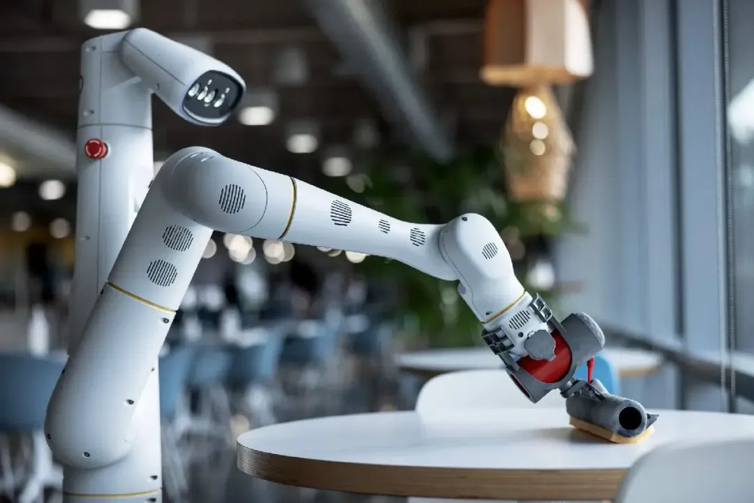 他在 Google 花 7 年攻坚「登月级项目」失败，发出灵魂拷问：机器一定要像人吗？