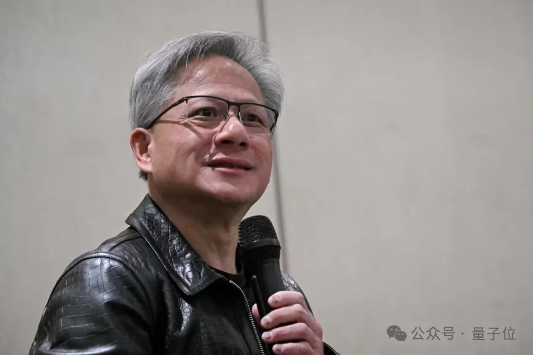 黄仁勋评价AI PC销量不及预期，联想VP回应了 ｜ CES 2025