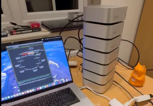 最壕DeepSeek玩家8台Mac跑R1，10万+元凑496GB显存才能跑4bit量化版