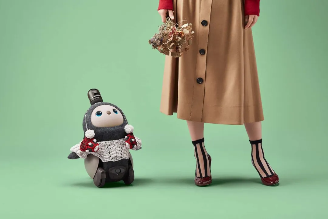 AI+玩具，LOVOT定价3万，仍然卖爆