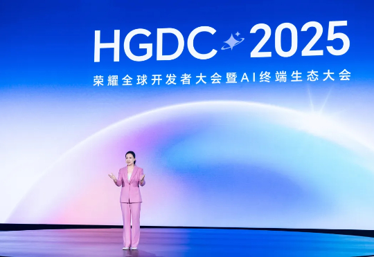 能懂孩子、懂爸妈、还懂宠物,这届AI硬件太会了