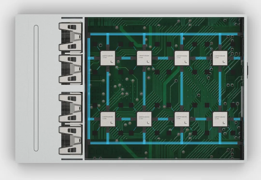 AI算力饥渴和高能耗困局谁来解?两位95后创始人用相变材料光计算构建新范式