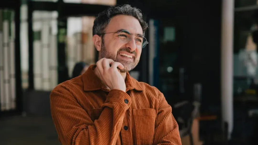 对话微软AI CEO:当AI越来越像人,我选择踩刹车