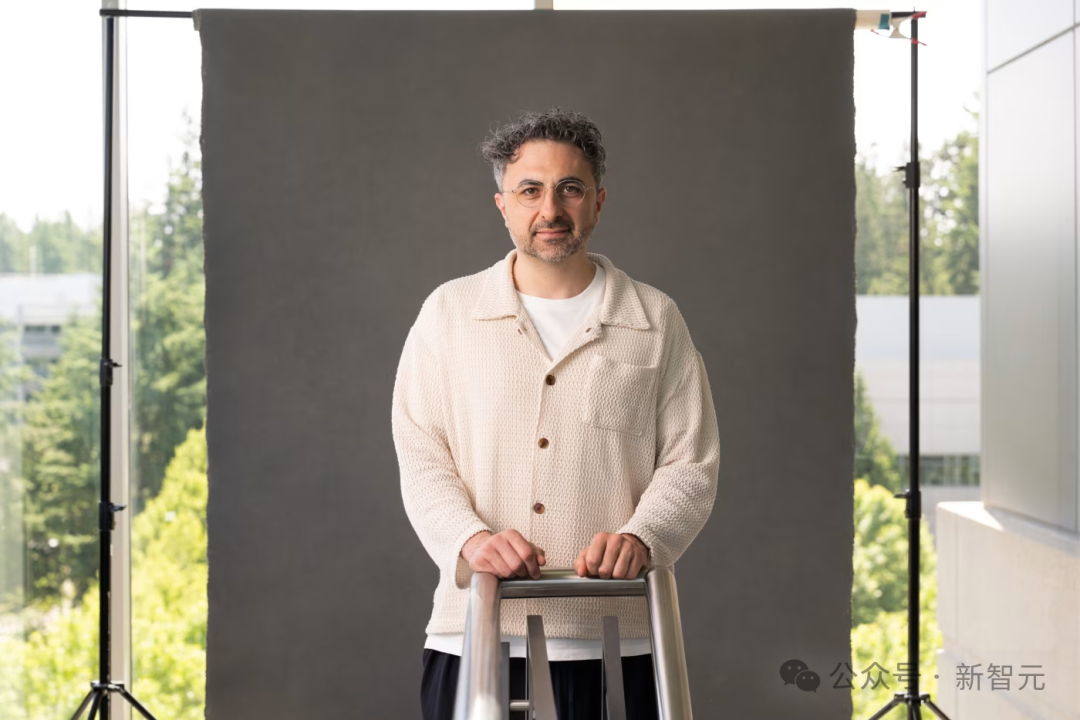 Ilya、小扎之后,苏莱曼的「超级智能」进入7年倒计时!