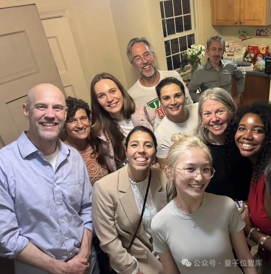 次月留存80%、全球用户超百万:不靠功能堆砌,靠操作「一体化」| 对话AI教育应用Asksia