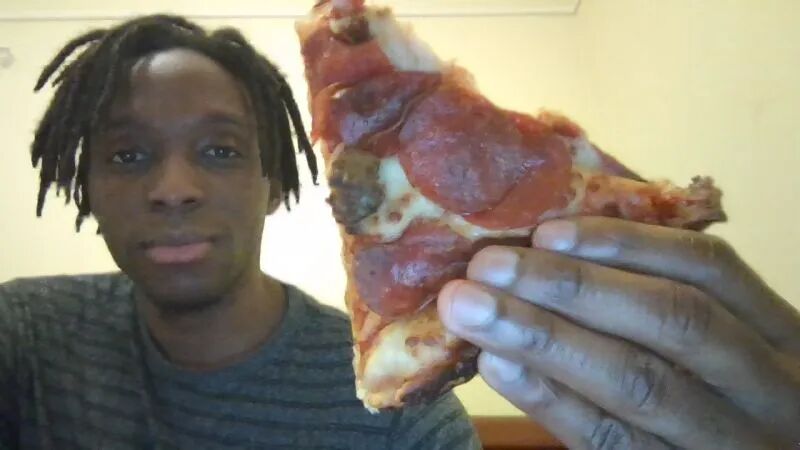 创始人上阵假扮 AI,10 亿美元 AI 独角兽自曝黑历史,评论区炸了