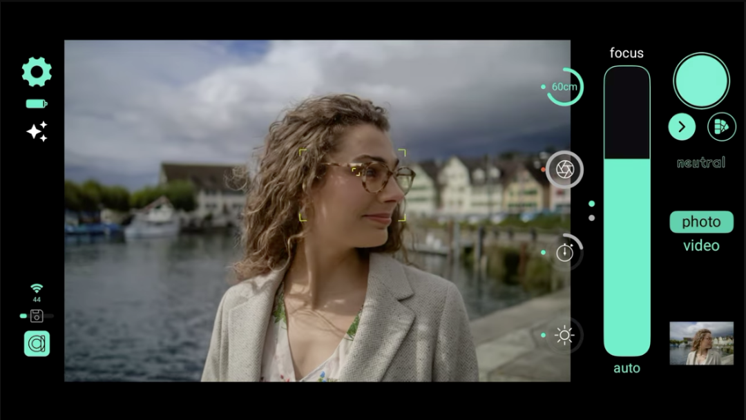 海内外资本都愿意投钱，卷疯了的生图模型，渗透硬件市场？