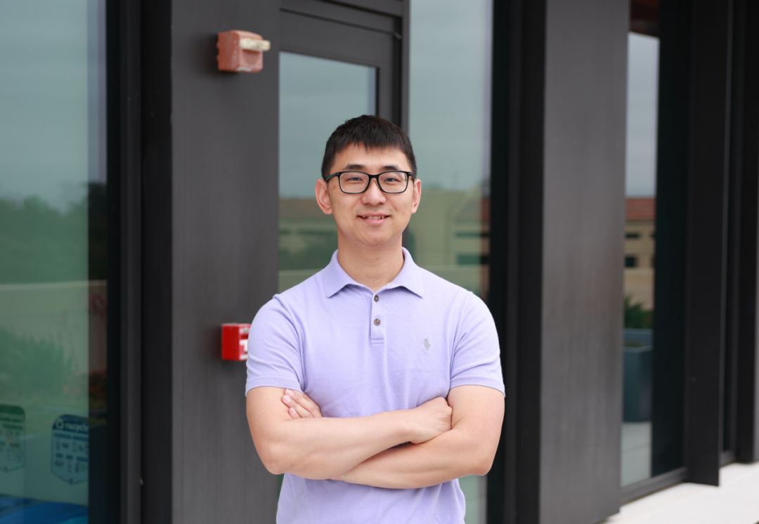 科学家操控果蝇爱上同性，揭示神经连接密码，或催生更强大AI