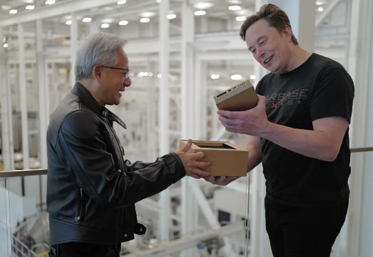 黄仁勋送马斯克的3万块个人超算，要借Mac Studio才能流畅运行？首批真实体验来了