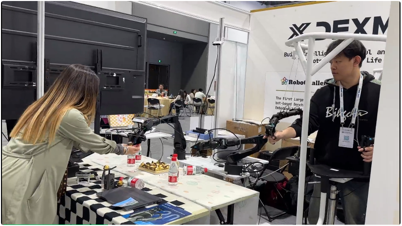 对话范浩强:10亿融资之前,我们手搓了5000元“丐版硬件”