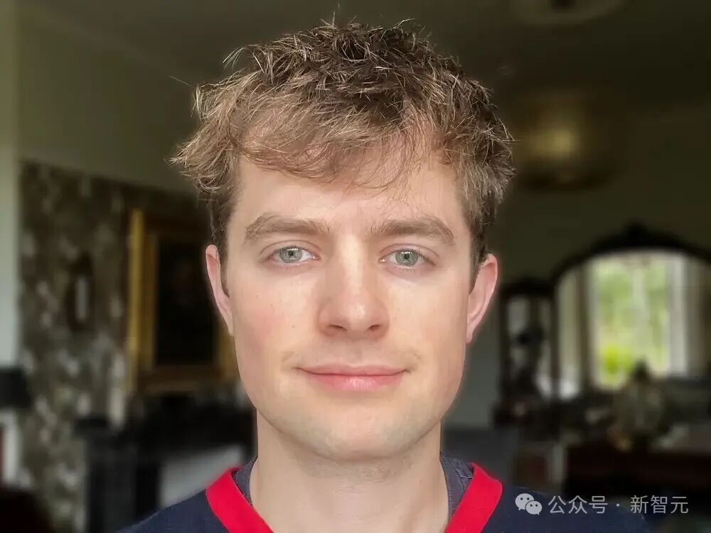 AI圈「普通人上岸指南」！走对4条路，草根也能成大佬