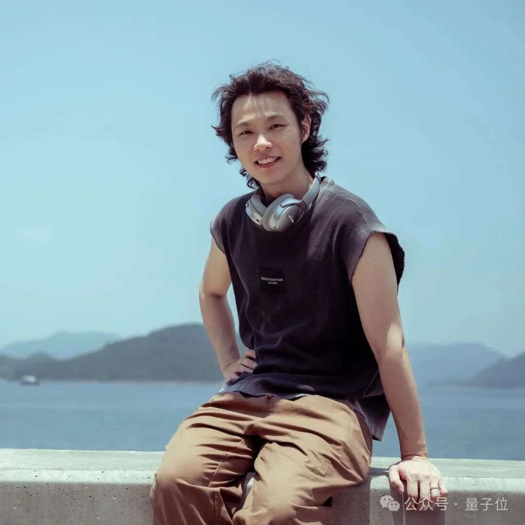 1米3宇树G1完美上篮！港科大解锁全球首个真实篮球机器人Demo