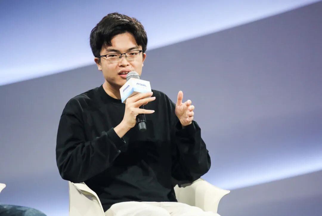 MiniMax 和月之暗面:中国 AI 创业公司的两种路径和共同难题