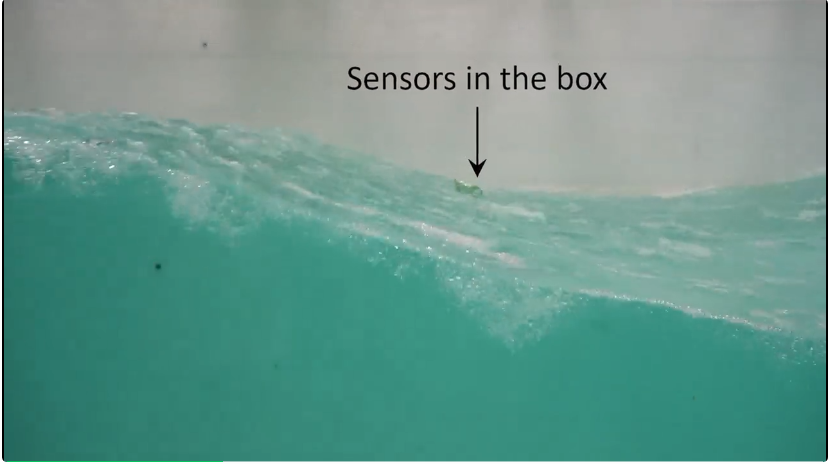 告别静态操控：新型AI可穿戴贴片，可在运动中精准识别手势控制机械臂