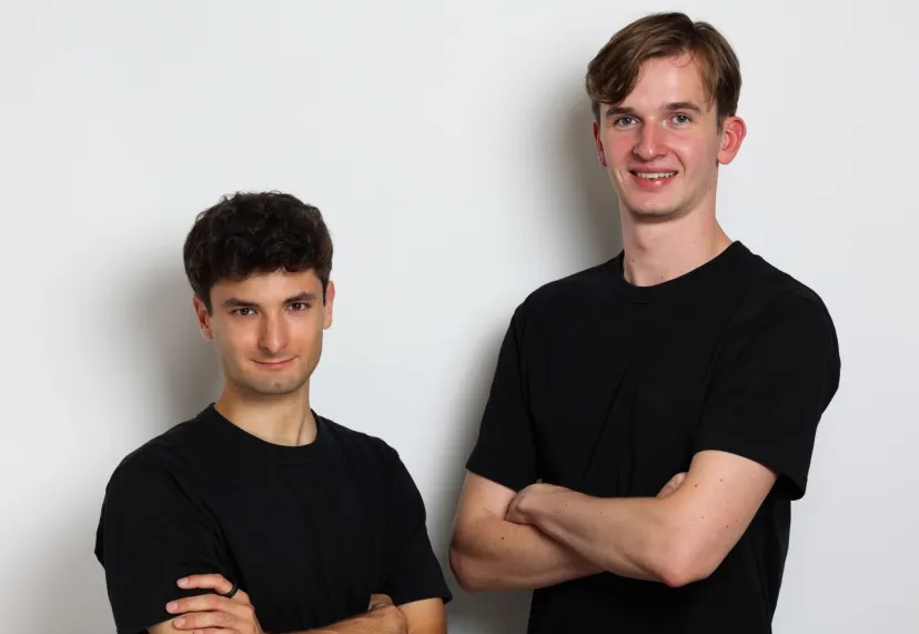 Z Product｜“黑”过必应、拿过马斯克大奖：2个“00后”天才，如何打造首轮1亿美金估值的AI助手Poke？