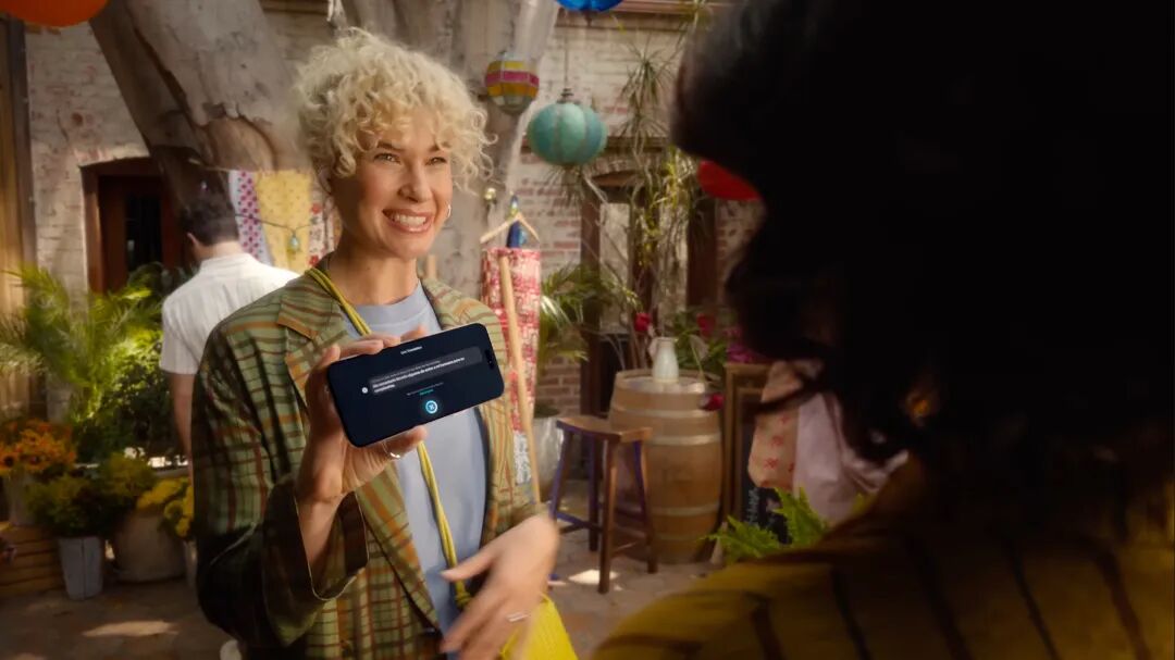 实测 AirPods 实时翻译:苹果 AI 最实用的功能,国行还要等多久