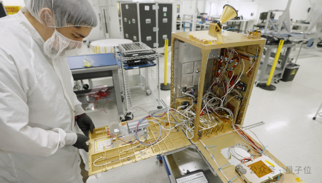 AI算力大战打到太空!英伟达前脚H100入轨,谷歌TPU后脚上天,中国玩家笑而不语