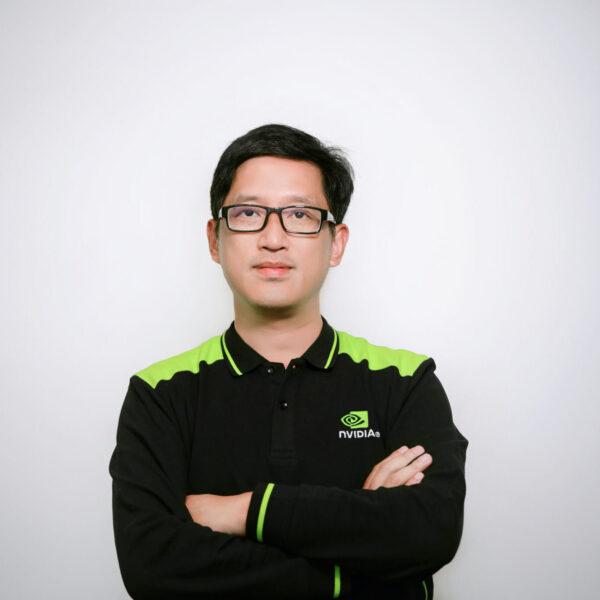 向黄仁勋汇报的英伟达36人