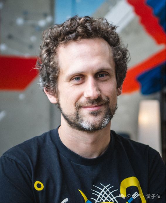 连肝12小时！一轮狂刷1500篇论文，写4.2万行代码，AI科学家卷疯科研圈