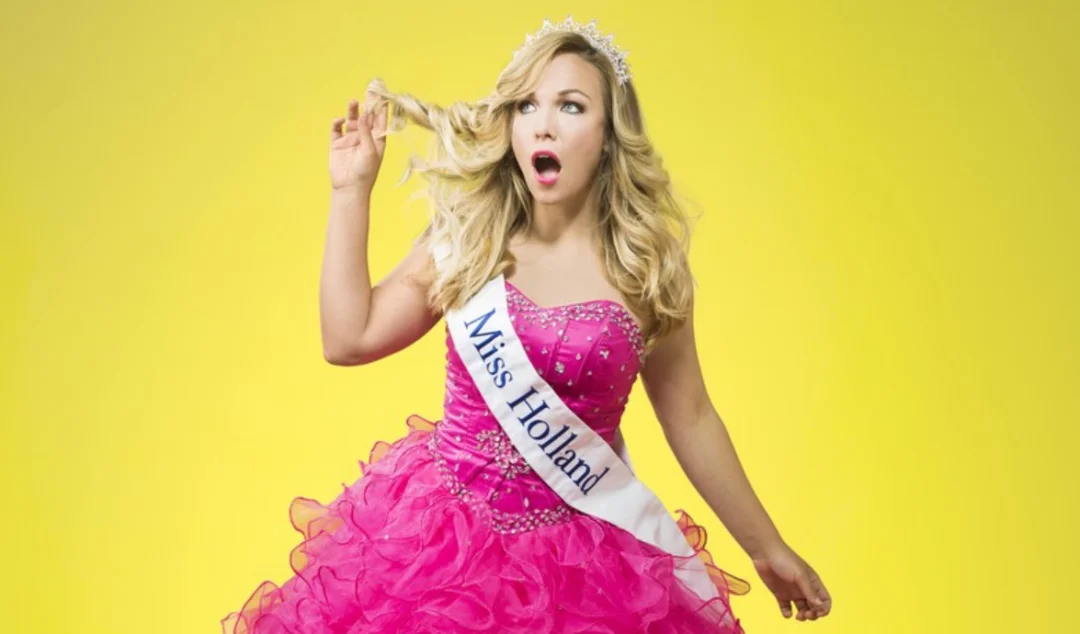 好莱坞首位AI女演员幕后：花6万美元「整」出黑眼圈，毙掉2000版，卡梅隆：令人毛骨悚然