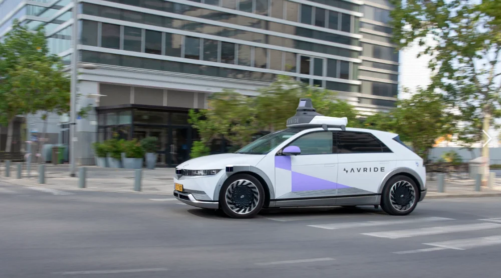 60岁俄罗斯大叔靠给AI盖房赚翻了!斩获微软1400亿大单