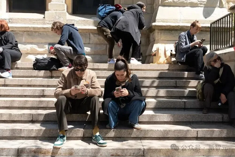 哈佛最新调查:59%感到被AI威胁,超半数离不开!