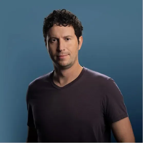 估值暴涨1200%!今年最火AI医疗诞生,年收入超10亿,国内这些公司在追赶!